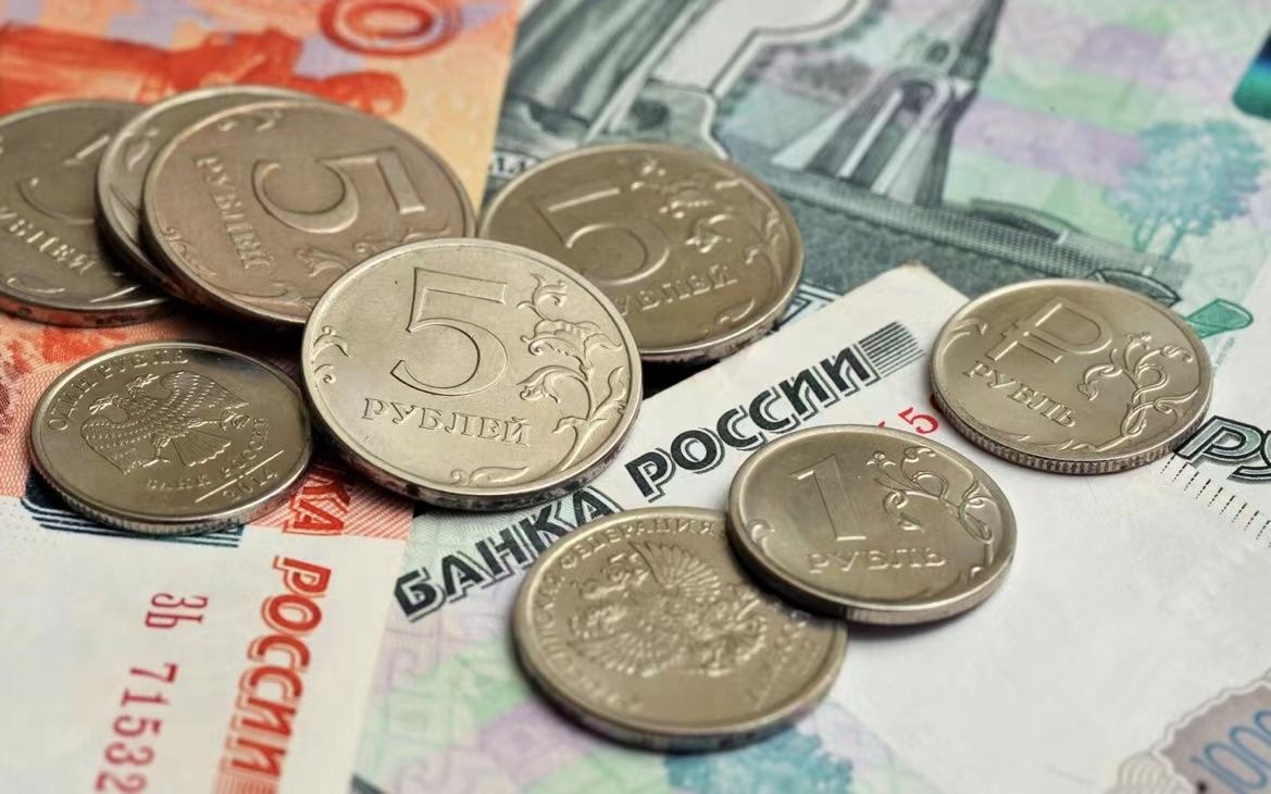 专家：1月底美元兑卢布汇率可有望降至1:83